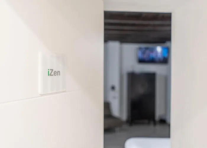 Гостевой дом Irooms - Spanish Steps 4*