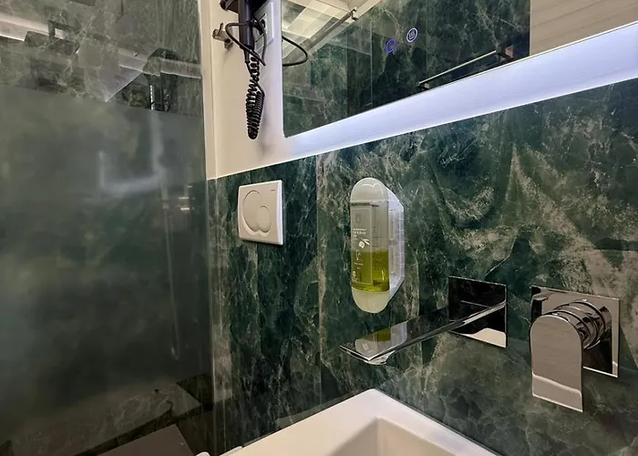 Affittacamere Irooms - Spanish Steps 4*