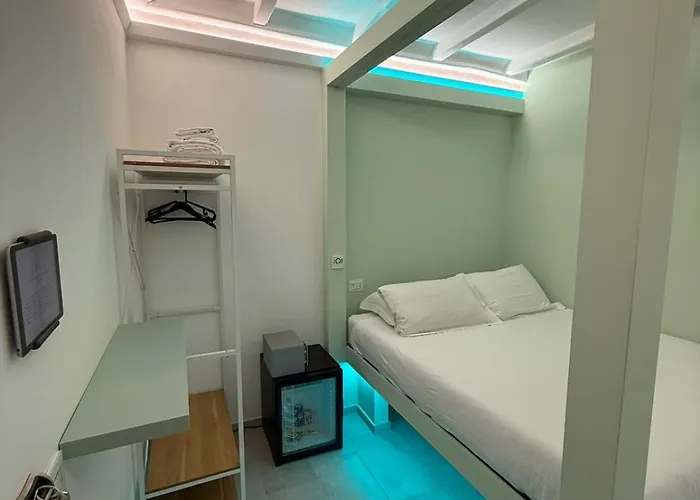 Irooms - Spanish Steps Рим
