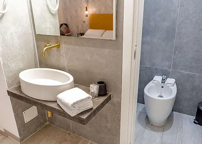 Гостевой дом Irooms - Spanish Steps 4*