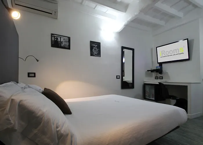 Irooms - Spanish Steps Affittacamere 4*